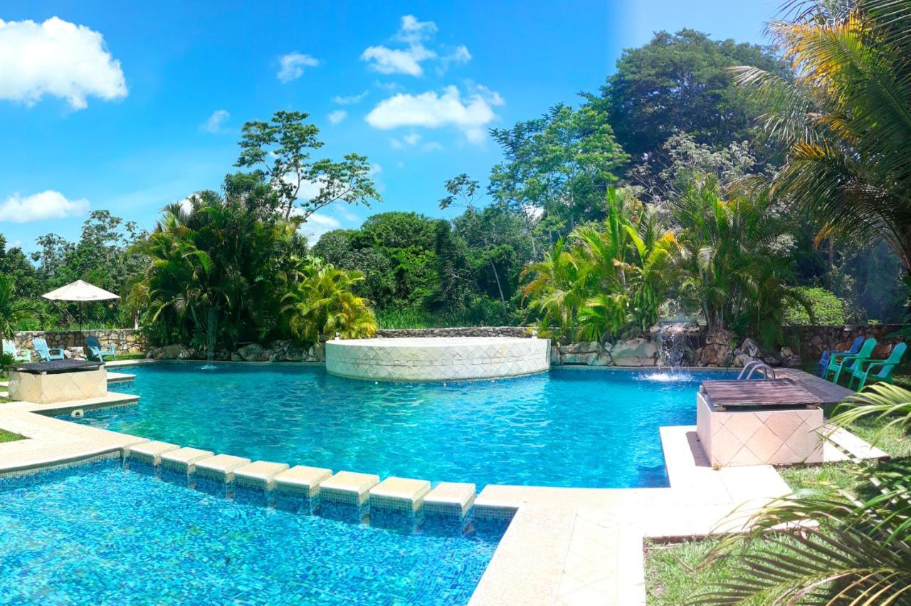 Axkan Palenque, Shows En Vivo & Gastronomia Mar Y Tierra & Travel Agency Екстериор снимка