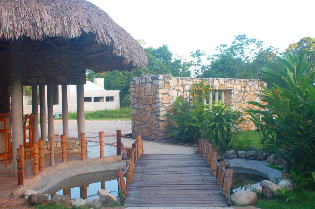 Axkan Palenque, Shows En Vivo & Gastronomia Mar Y Tierra & Travel Agency Екстериор снимка