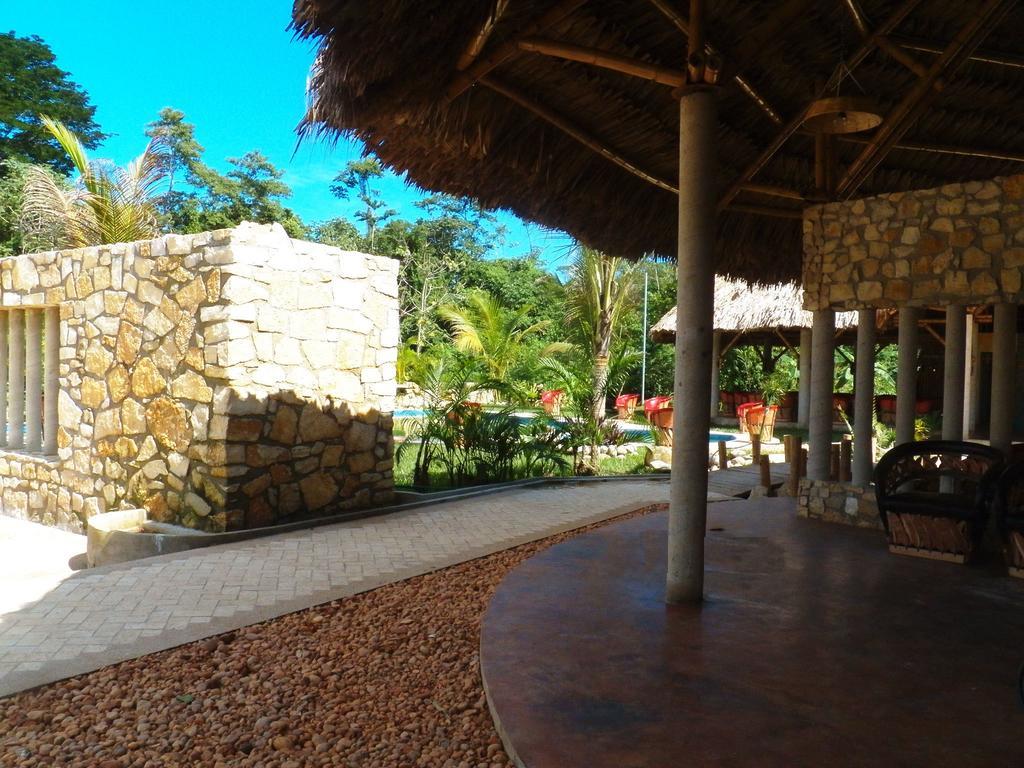 Axkan Palenque, Shows En Vivo & Gastronomia Mar Y Tierra & Travel Agency Екстериор снимка