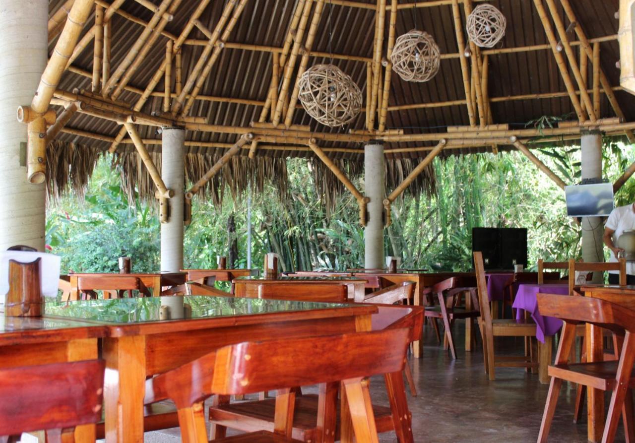 Axkan Palenque, Shows En Vivo & Gastronomia Mar Y Tierra & Travel Agency Екстериор снимка
