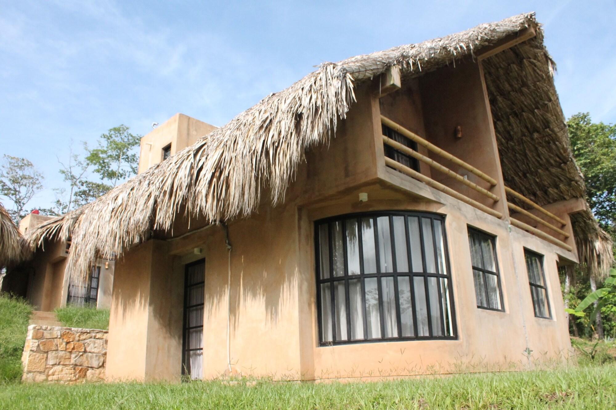 Axkan Palenque, Shows En Vivo & Gastronomia Mar Y Tierra & Travel Agency Екстериор снимка