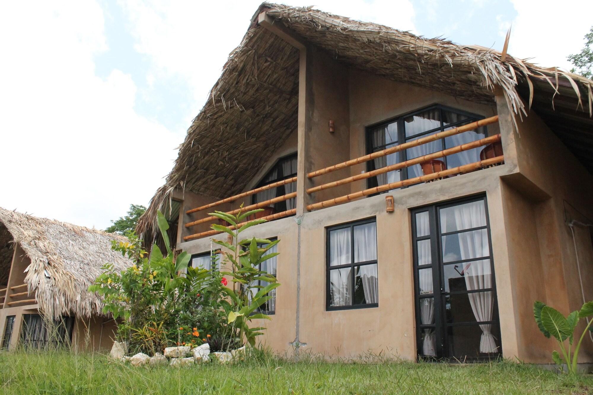 Axkan Palenque, Shows En Vivo & Gastronomia Mar Y Tierra & Travel Agency Екстериор снимка