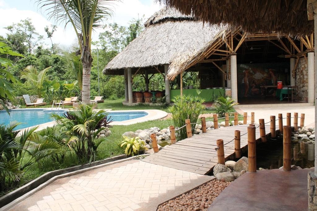 Axkan Palenque, Shows En Vivo & Gastronomia Mar Y Tierra & Travel Agency Екстериор снимка
