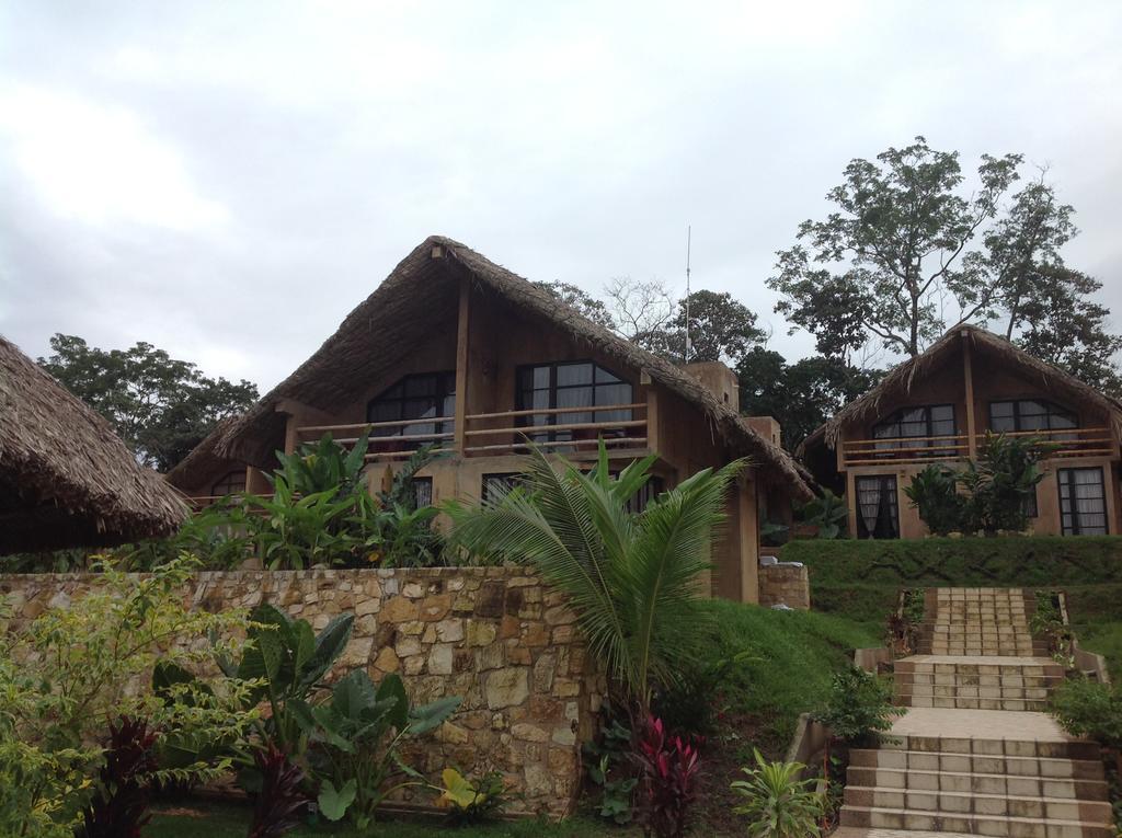 Axkan Palenque, Shows En Vivo & Gastronomia Mar Y Tierra & Travel Agency Екстериор снимка