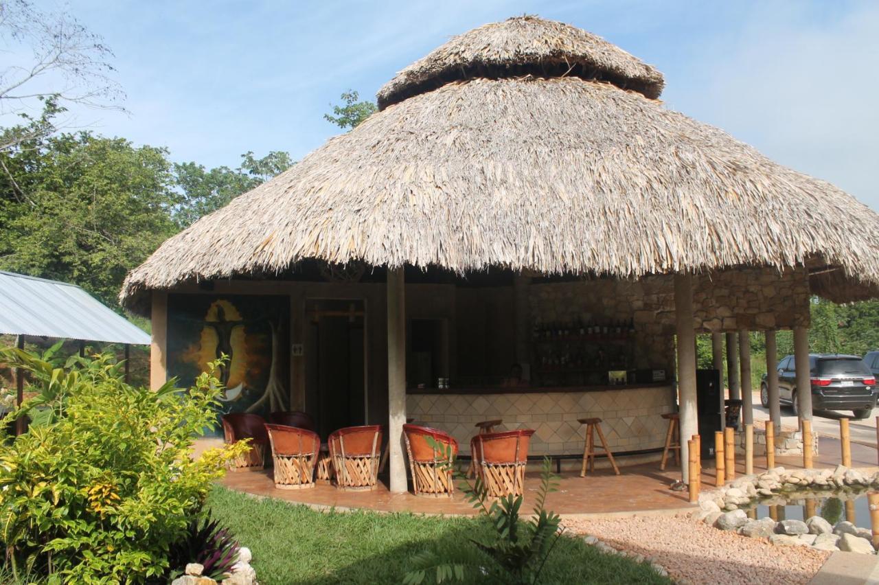 Axkan Palenque, Shows En Vivo & Gastronomia Mar Y Tierra & Travel Agency Екстериор снимка