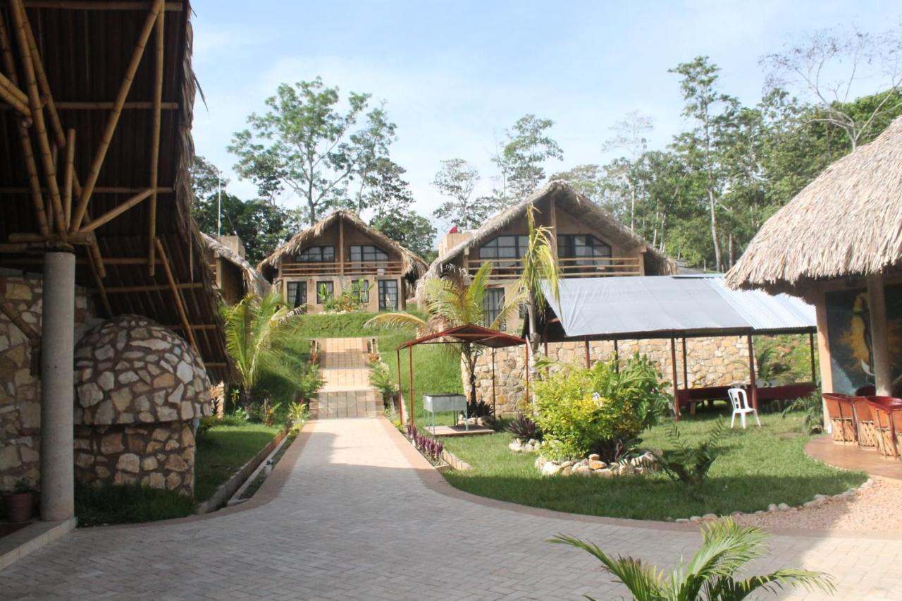 Axkan Palenque, Shows En Vivo & Gastronomia Mar Y Tierra & Travel Agency Екстериор снимка